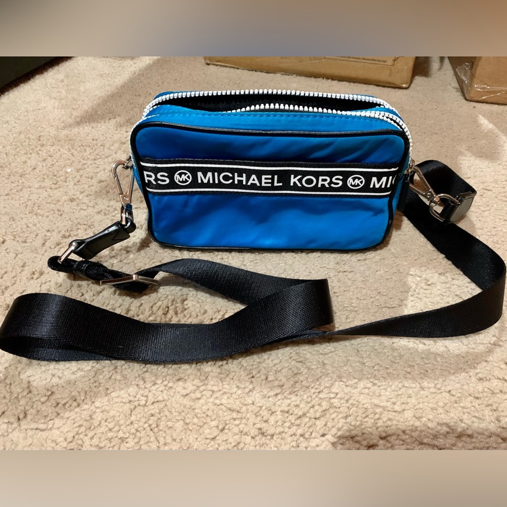 EUC-Michael Kors Kenly Double-zip Camera Bag